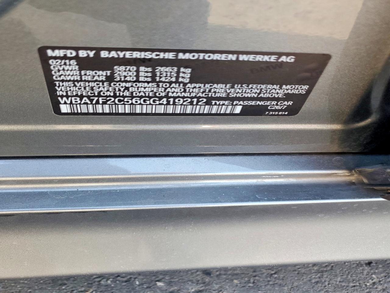 2016 BMW Seria 7 750i - zdjęcie 12