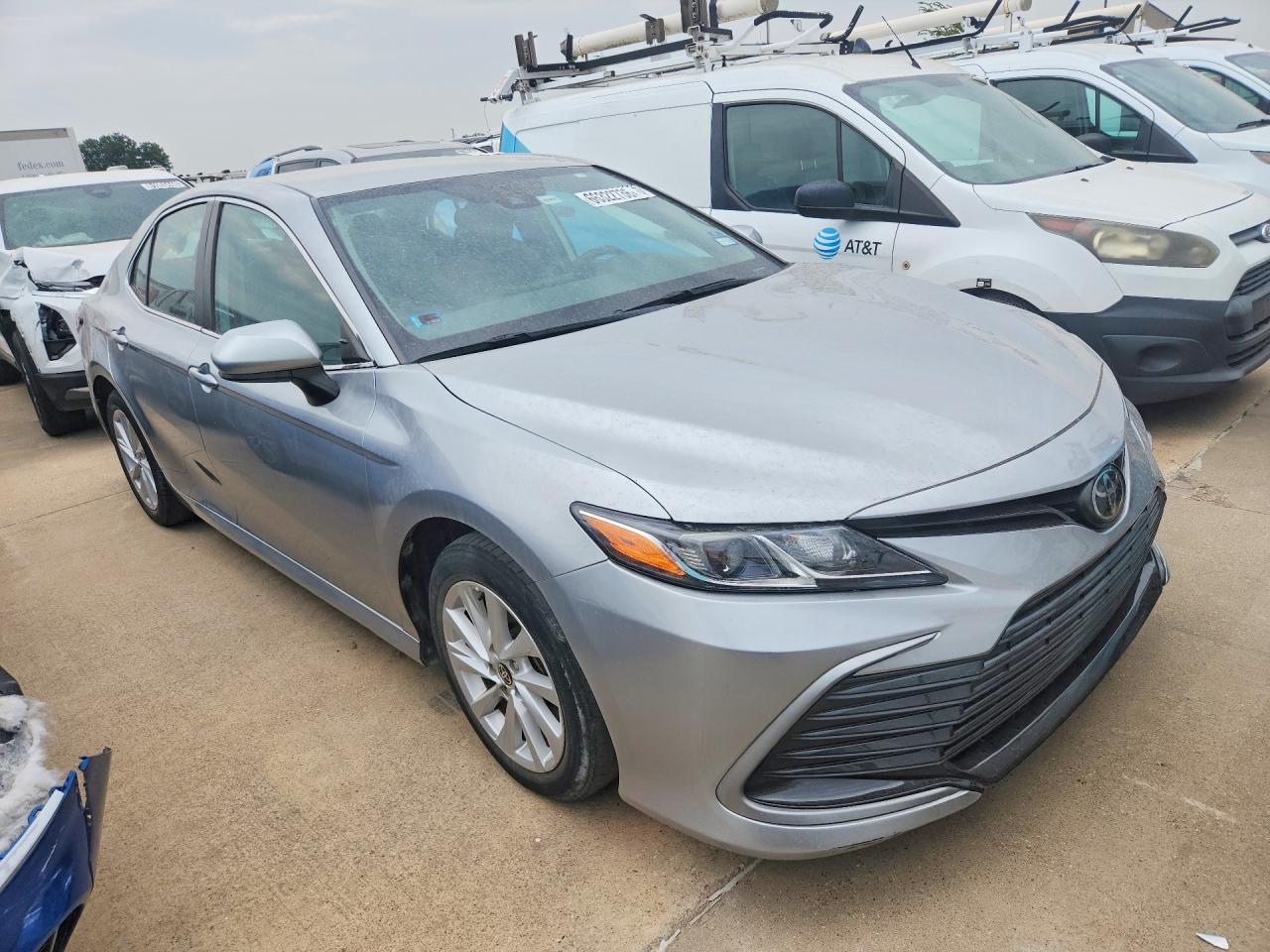 2022 Toyota Camry Le - zdjęcie 4