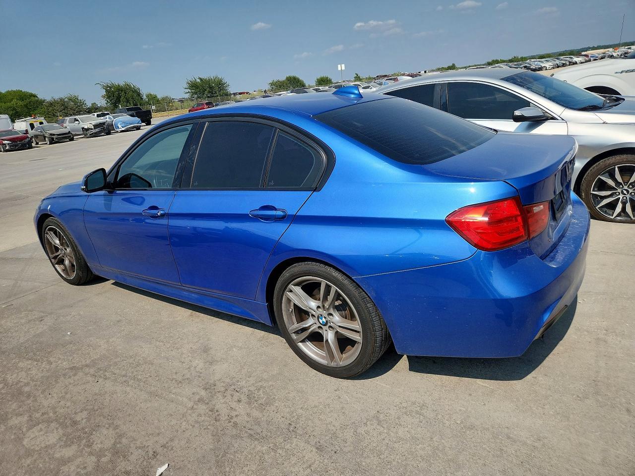 2013 BMW 328 I - zdjęcie 2