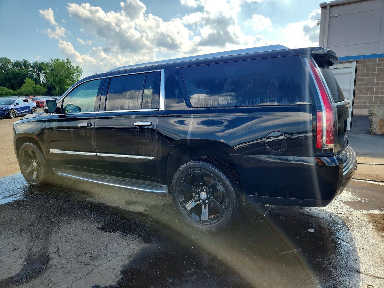 2016 Cadillac Escalade Esv Luxury - zdjęcie 2