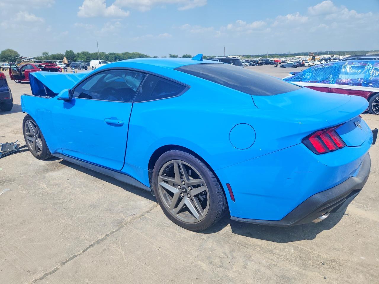 2025 Ford Mustang - zdjęcie 2