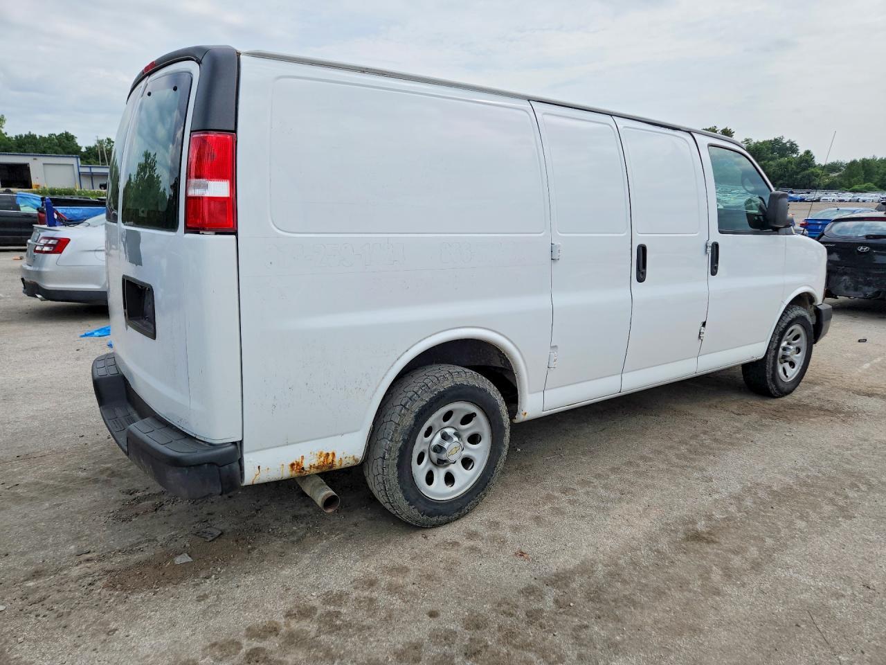 2013 Chevrolet Express G1500 - zdjęcie 3