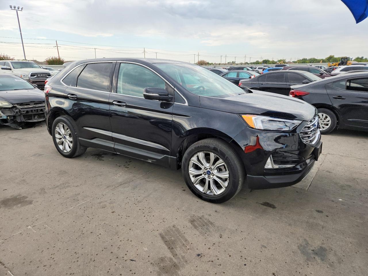 2022 Ford Edge Titanium - zdjęcie 4