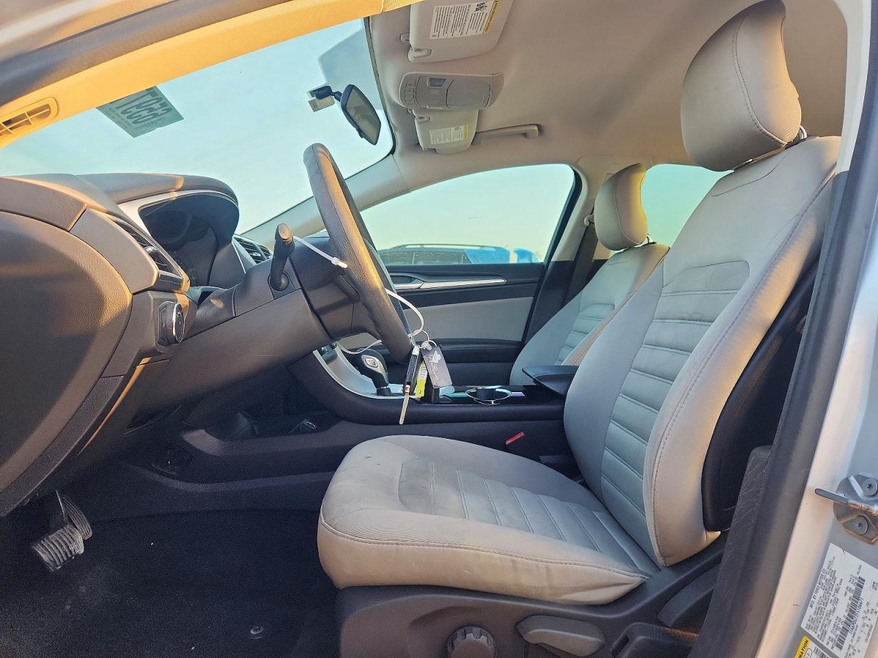2015 Ford Fusion S - zdjęcie 7