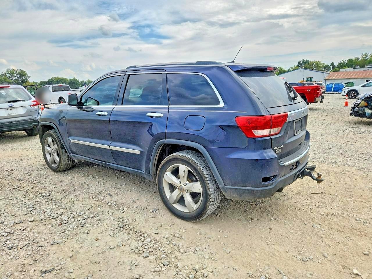 2013 Jeep Grand Cherokee Overland - zdjęcie 2