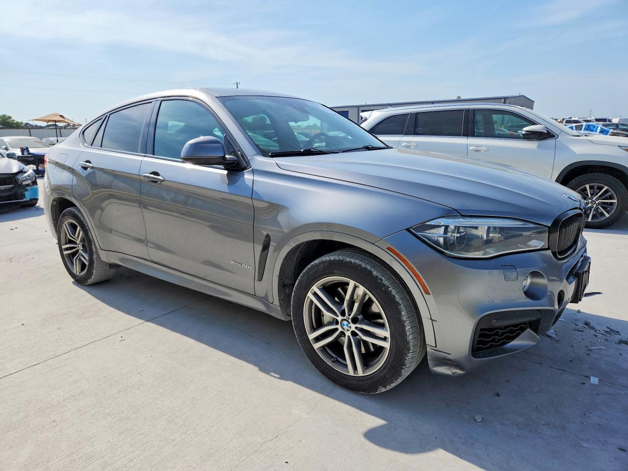 2016 BMW X6 xDrive50I - zdjęcie 4