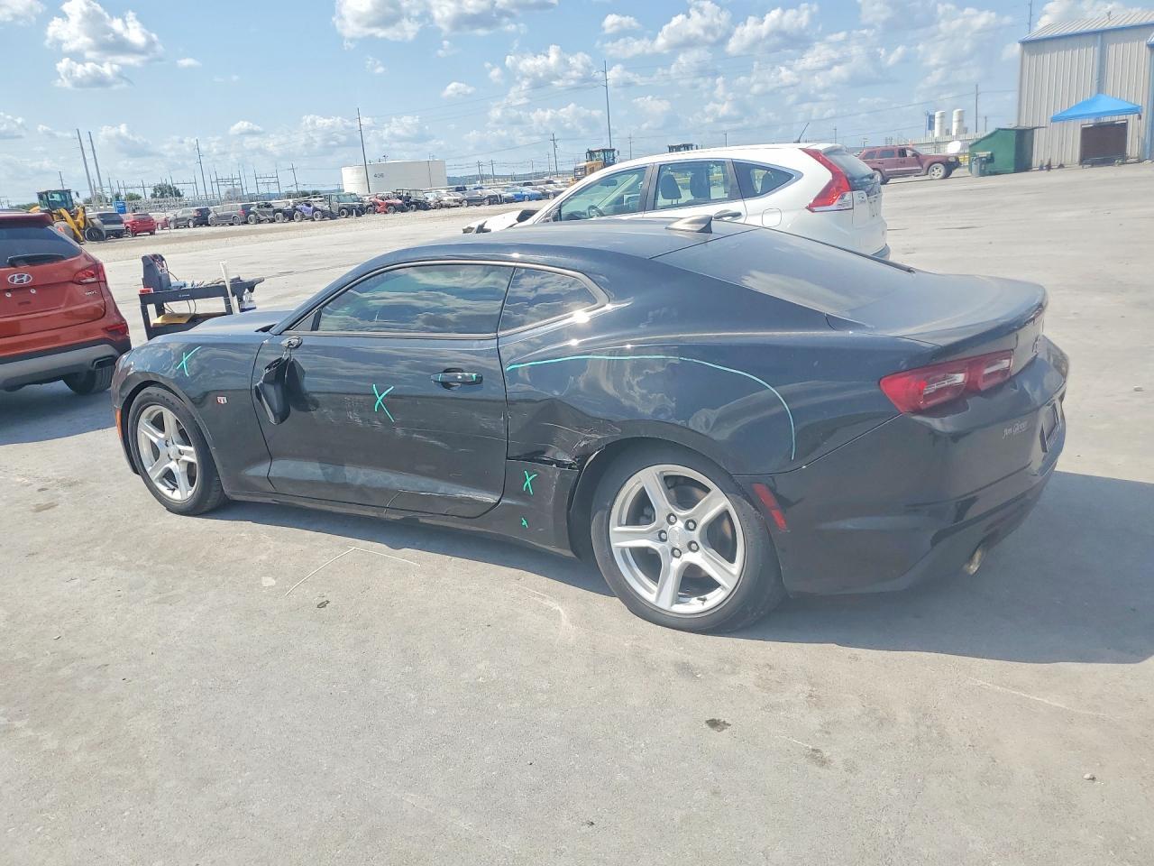 2022 Chevrolet Camaro Ls - zdjęcie 2