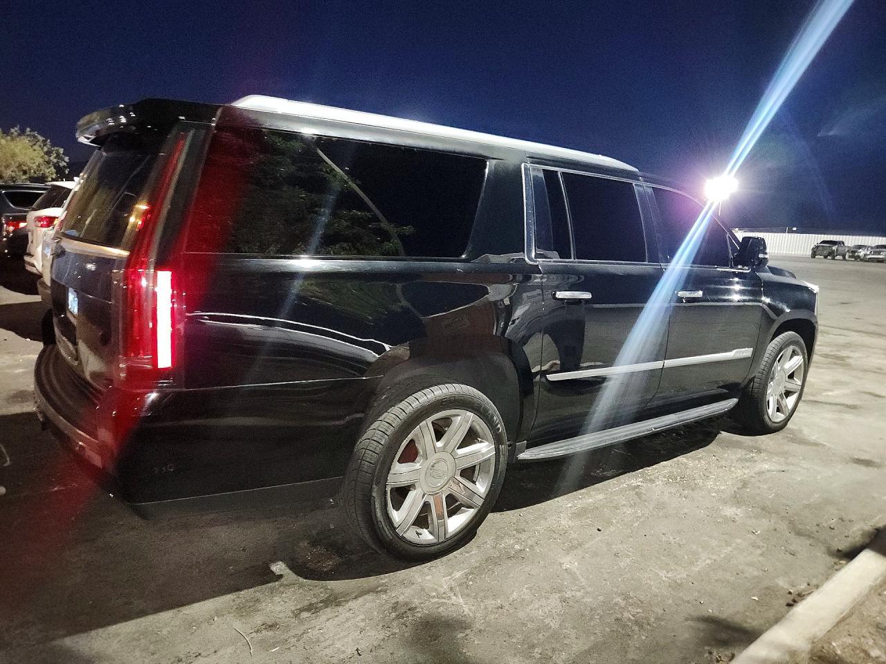 2019 Cadillac Escalade Esv Luxury - zdjęcie 3