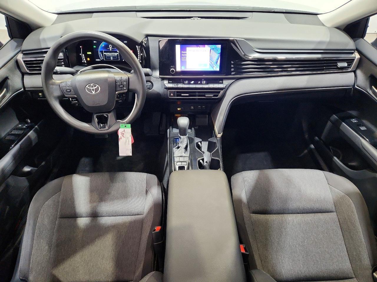 2025 Toyota Camry Le - zdjęcie 8