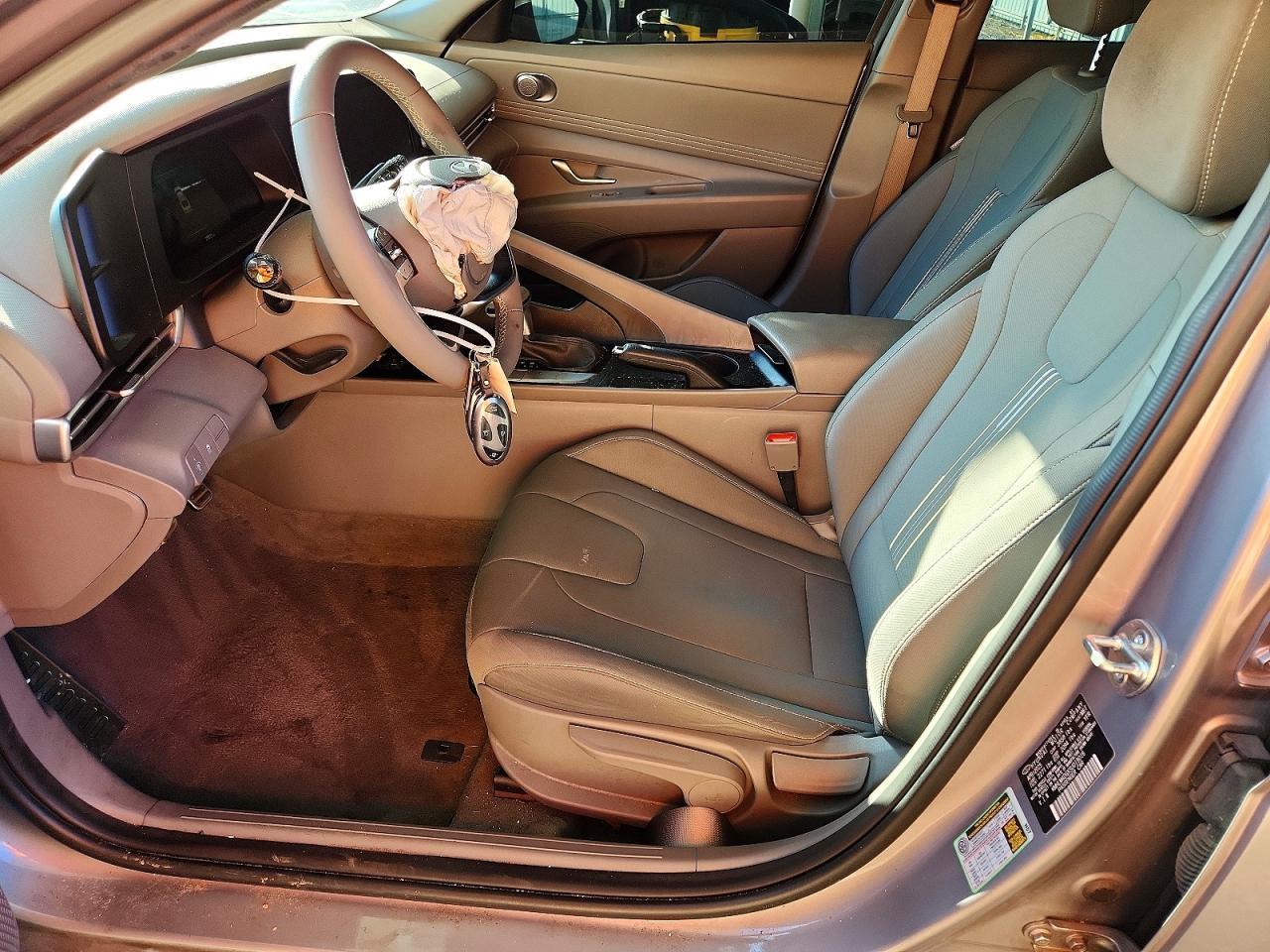 2025 Hyundai Elantra - zdjęcie 7