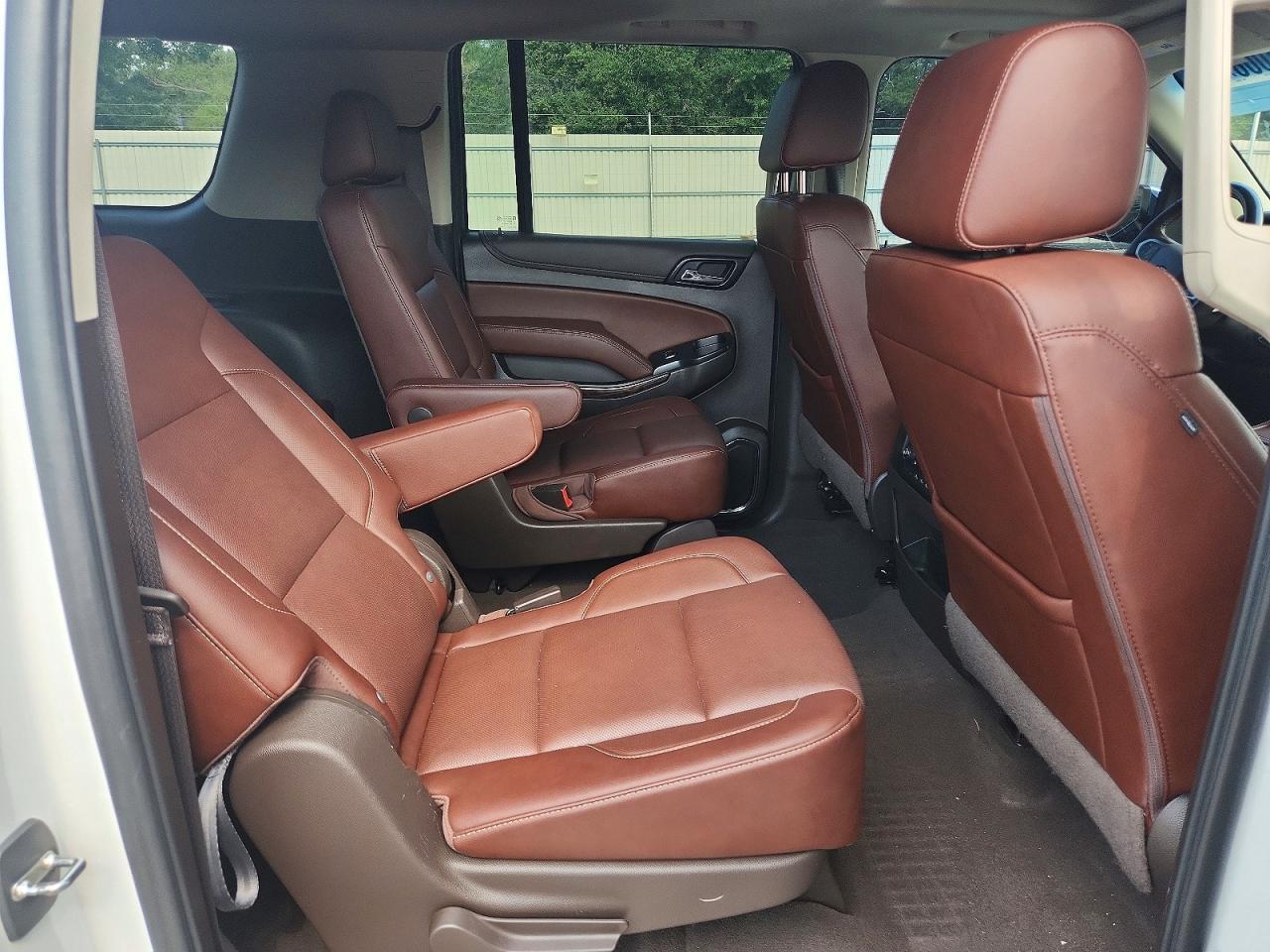 2019 Chevrolet Suburban C1500 Premier - zdjęcie 11