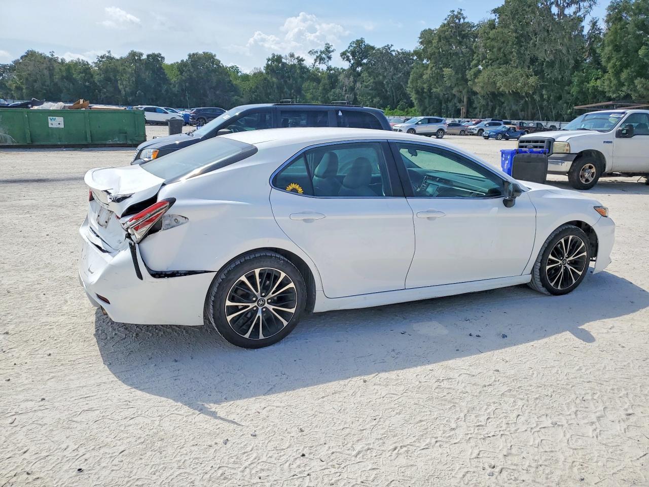 2018 Toyota Camry Se - zdjęcie 3