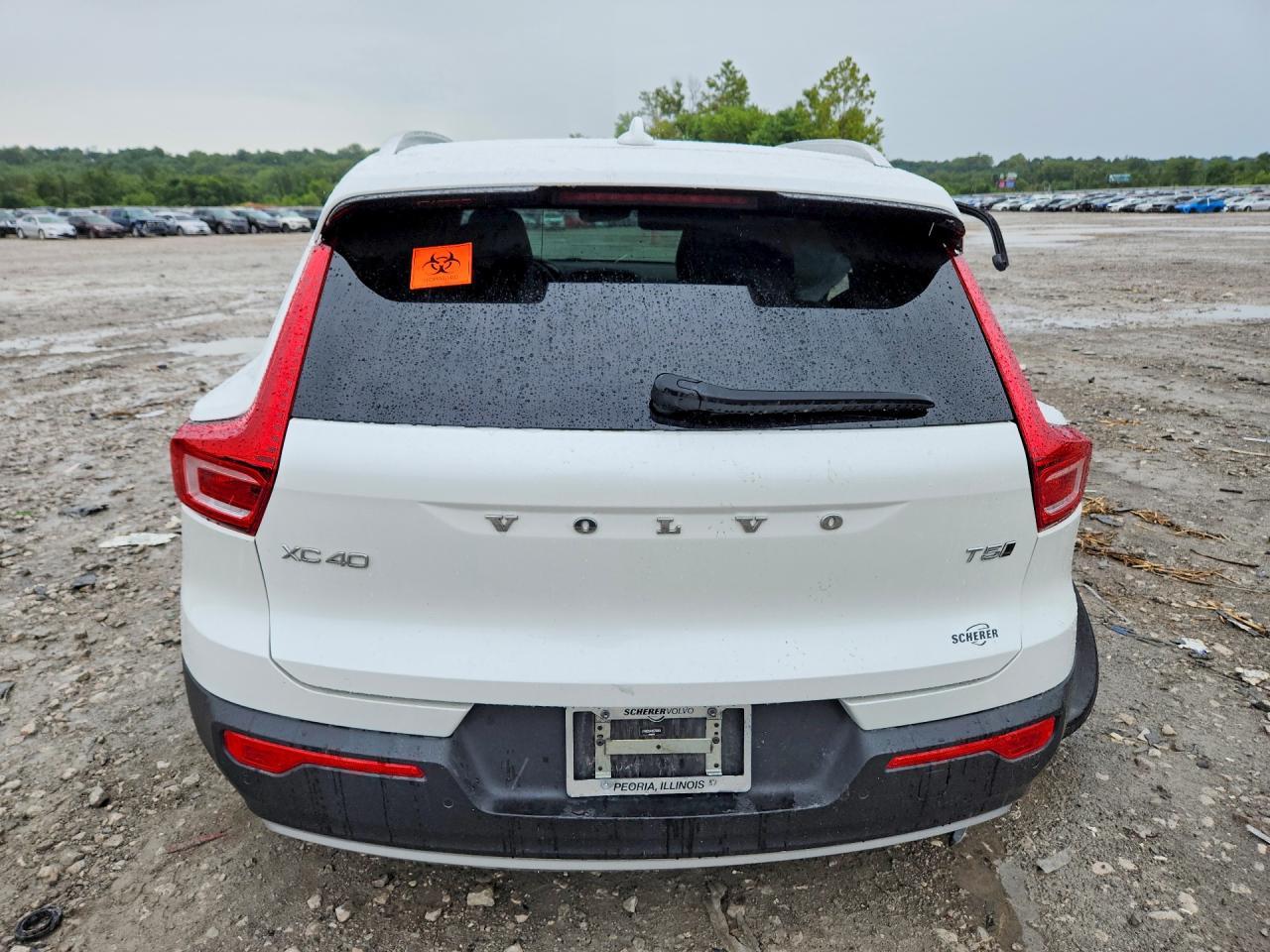 2022 Volvo Xc40 T5 Momentum - zdjęcie 6