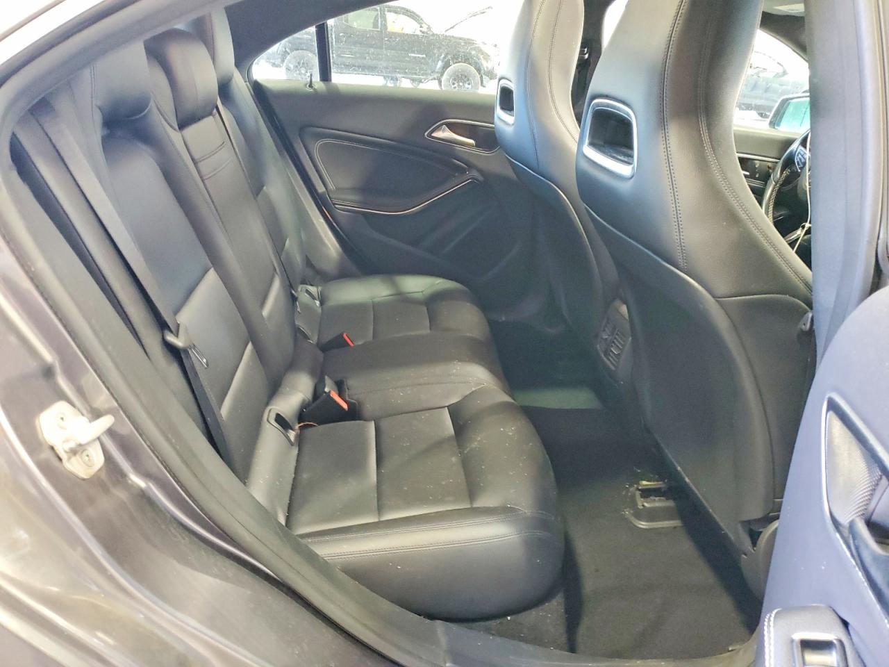 2015 Mercedes-Benz Cla 250 - zdjęcie 10