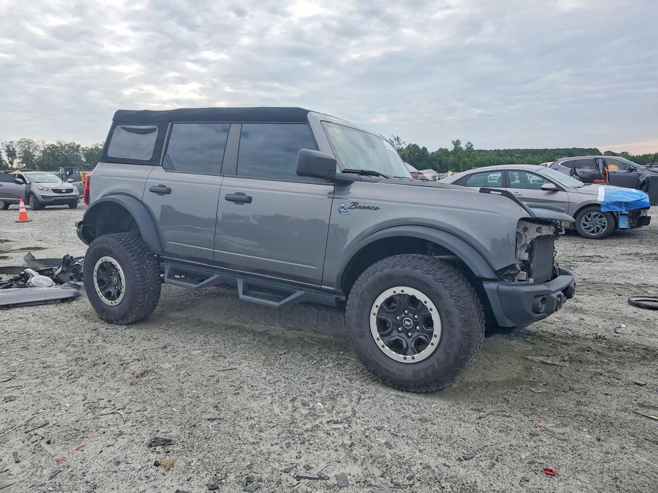 2023 Ford Bronco Base - zdjęcie 4