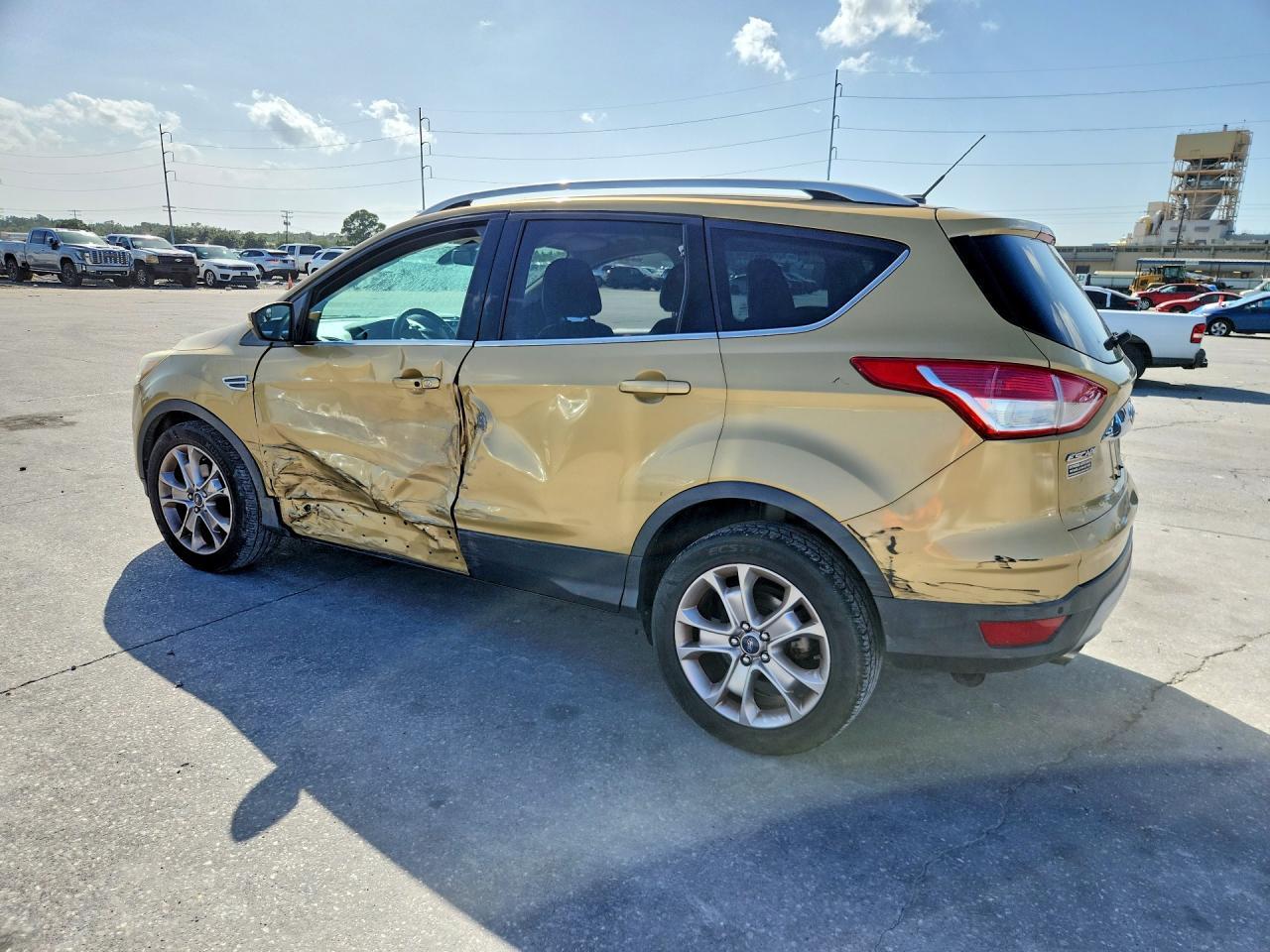 2014 Ford Escape Titanium - zdjęcie 2