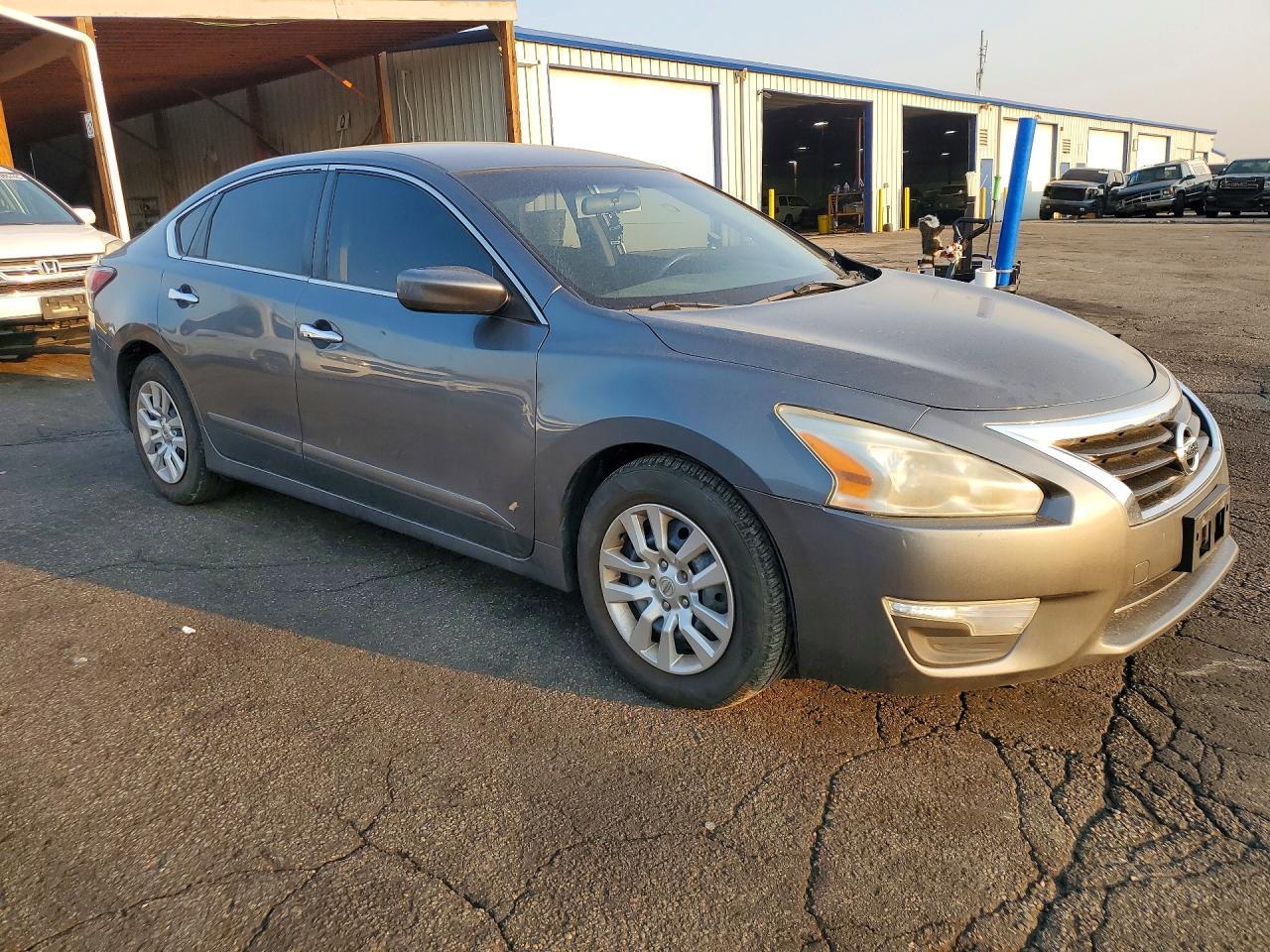 2014 Nissan Altima 2.5 S - zdjęcie 4