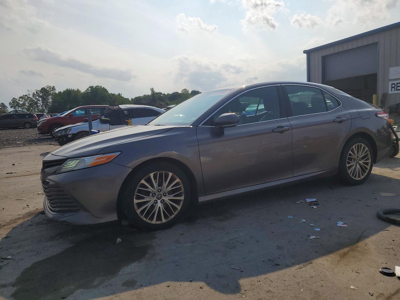 2018 Toyota Camry Xle - zdjęcie główne