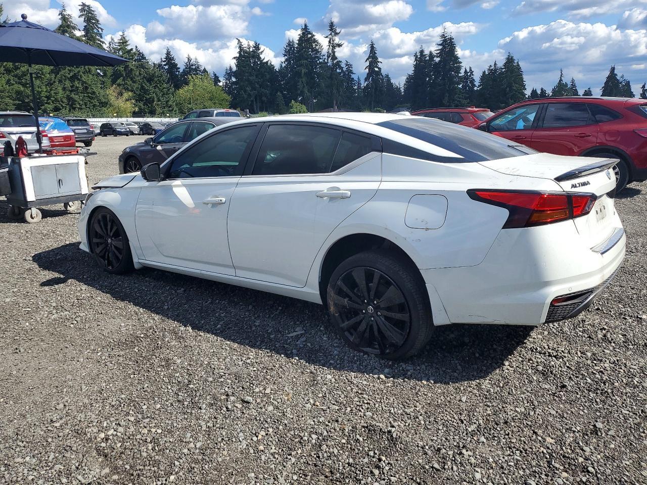 2022 Nissan Altima Sr - zdjęcie 2