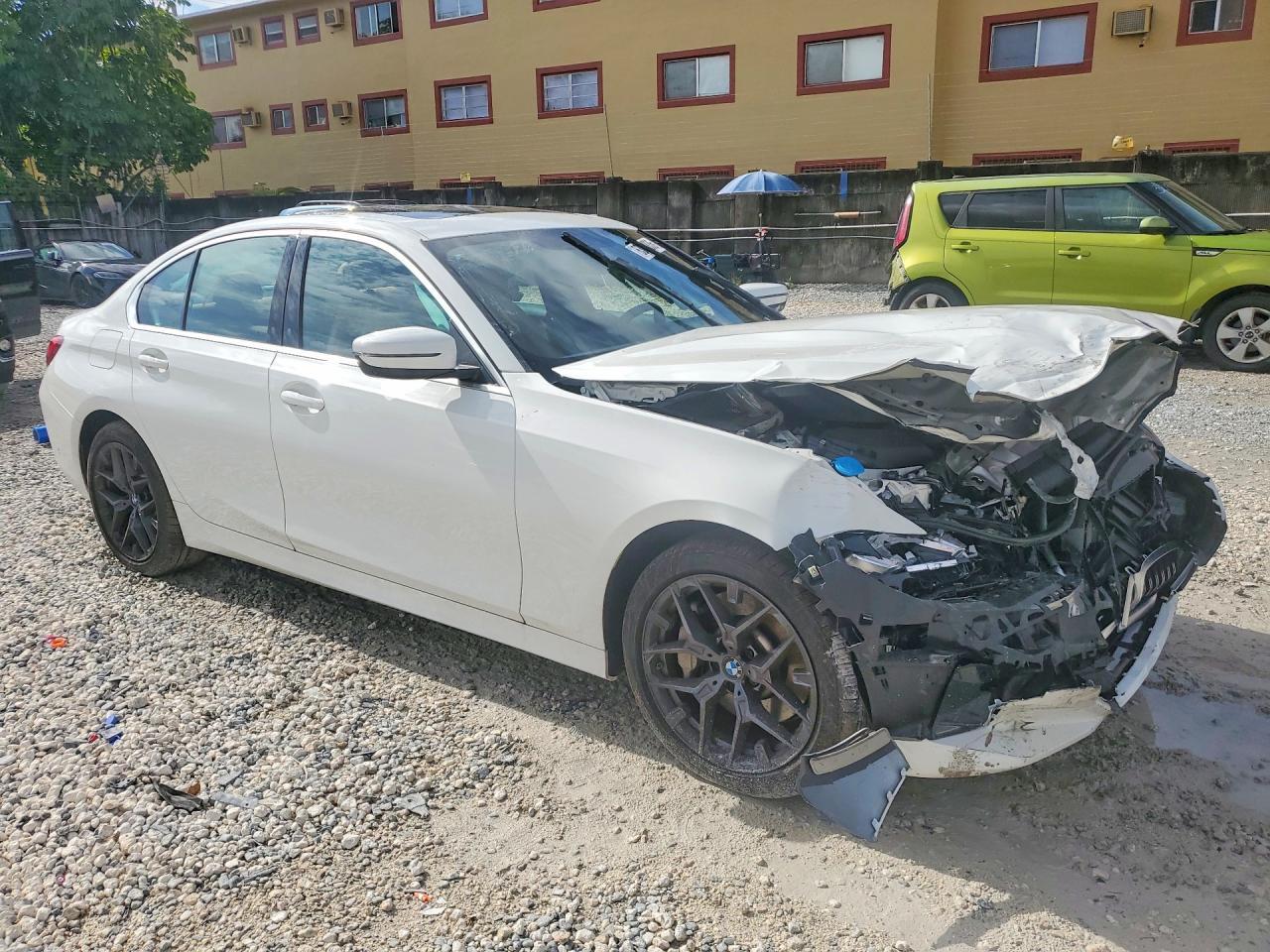 2026 BMW 330Xi - zdjęcie 4