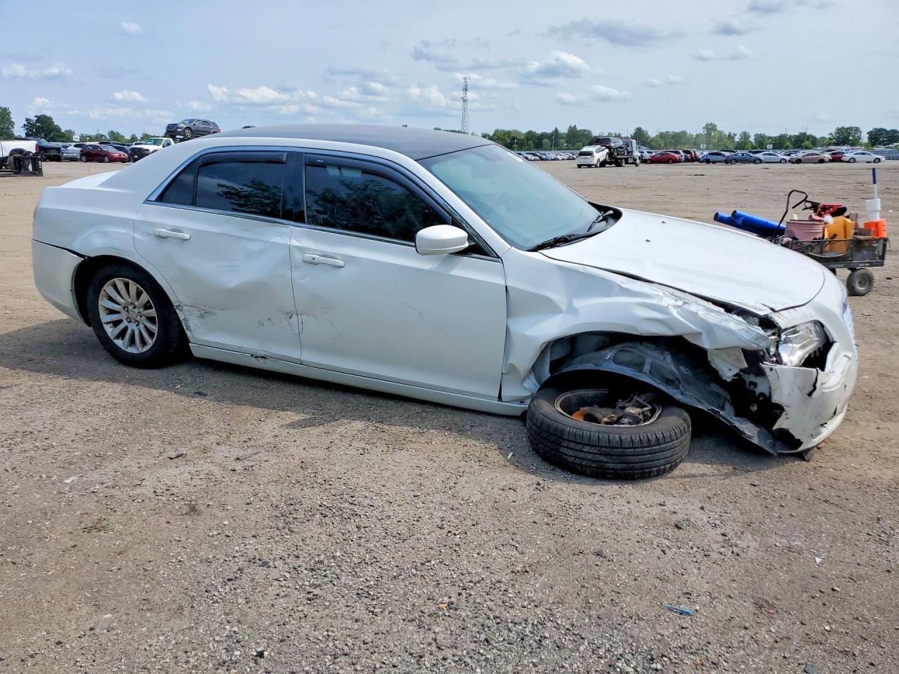 2014 Chrysler 300 - zdjęcie 4
