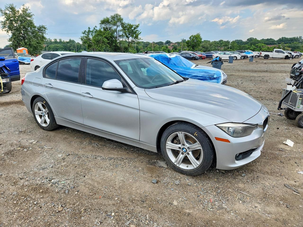 2015 BMW 320 I - zdjęcie 4