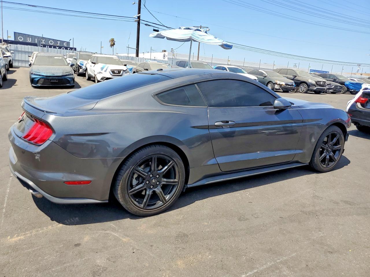 2019 Ford Mustang - zdjęcie 3