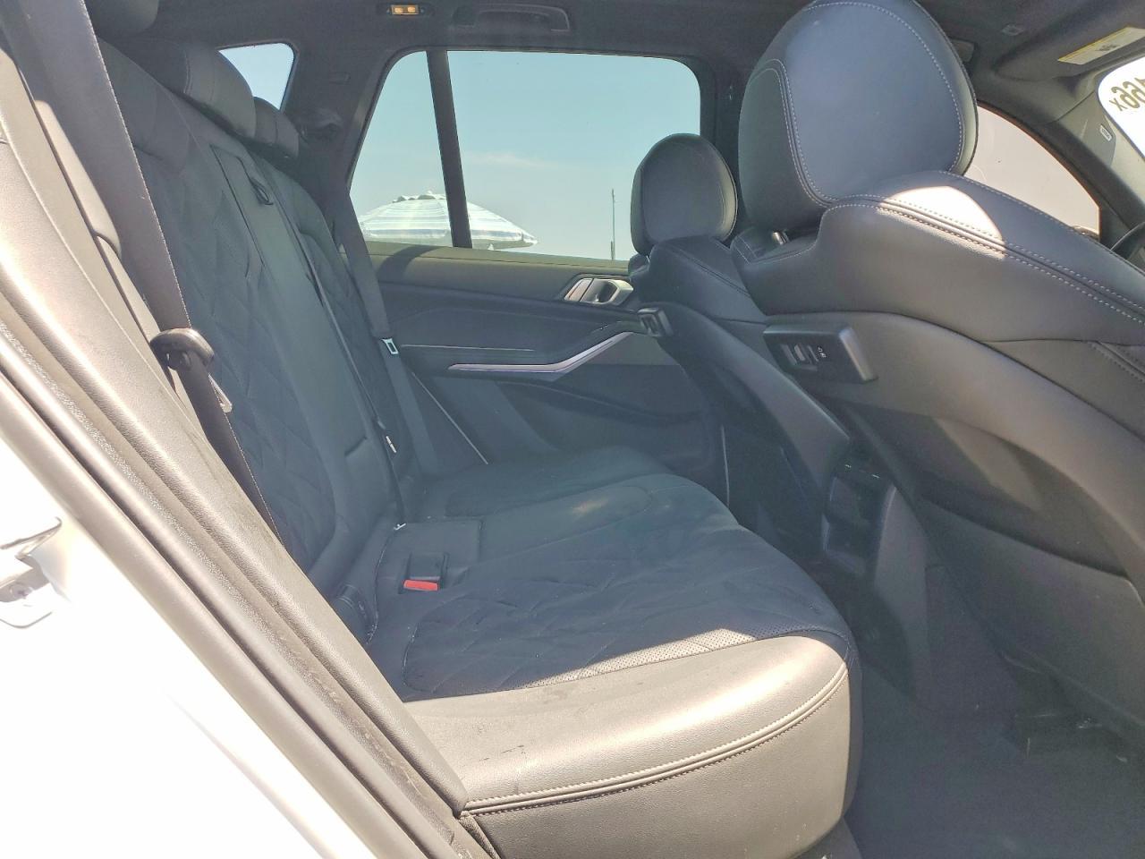 2023 BMW X5 xDrive40I - zdjęcie 10
