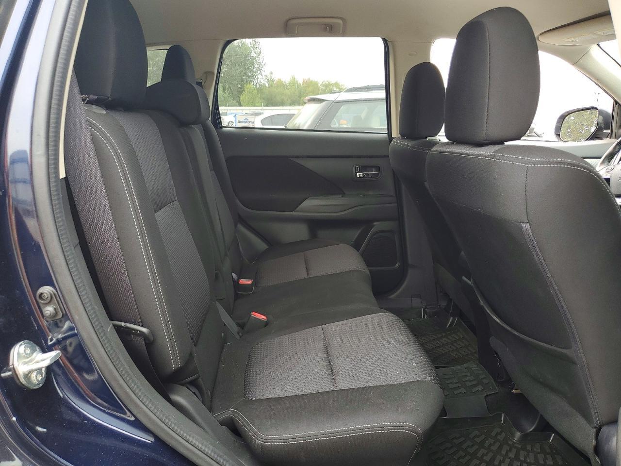 2017 Mitsubishi Outlander Se - zdjęcie 11