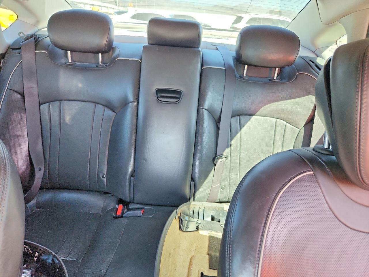 2015 Hyundai Genesis 3.8L - zdjęcie 10