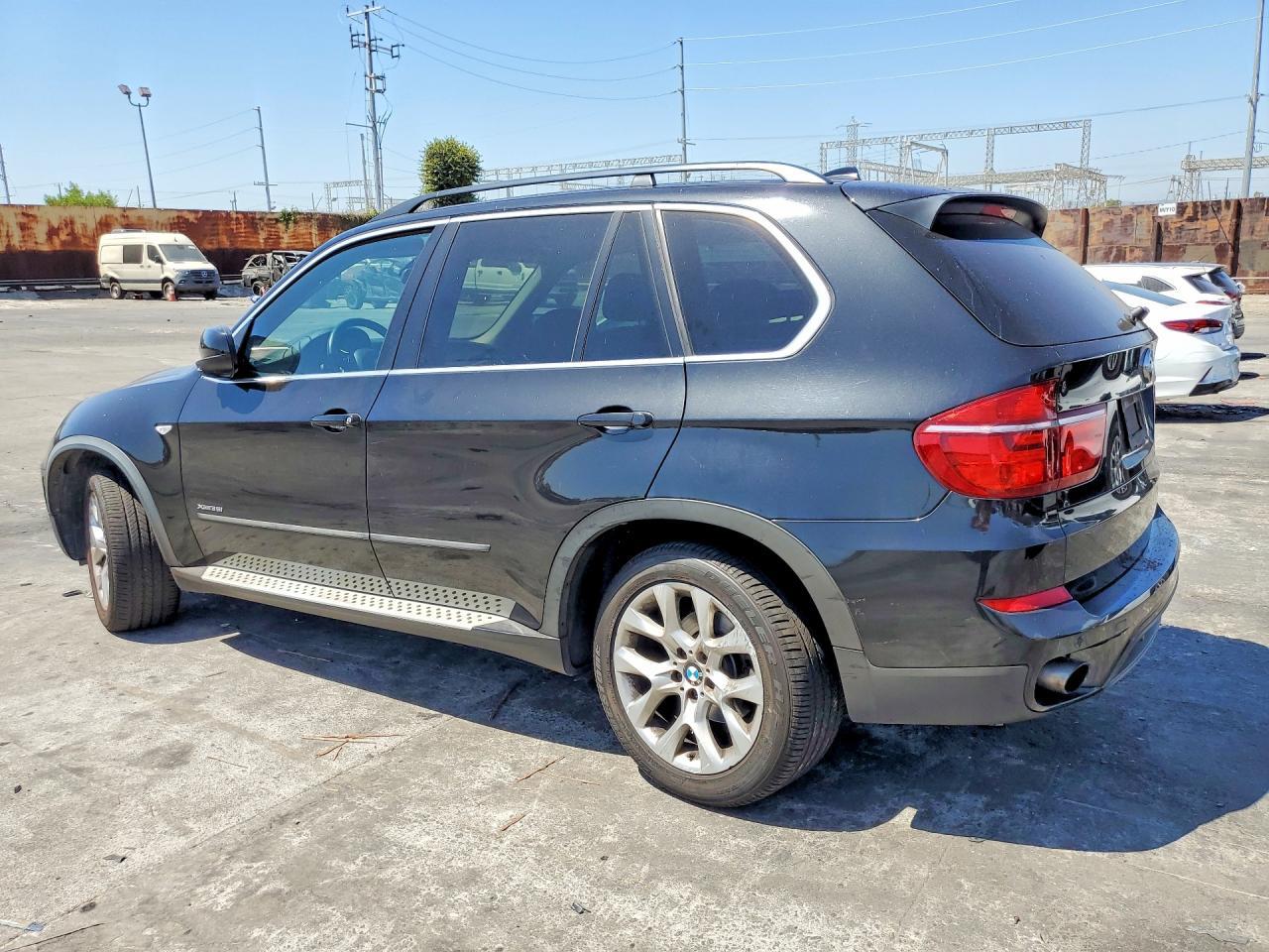 2013 BMW X5 xDrive35I - zdjęcie 2