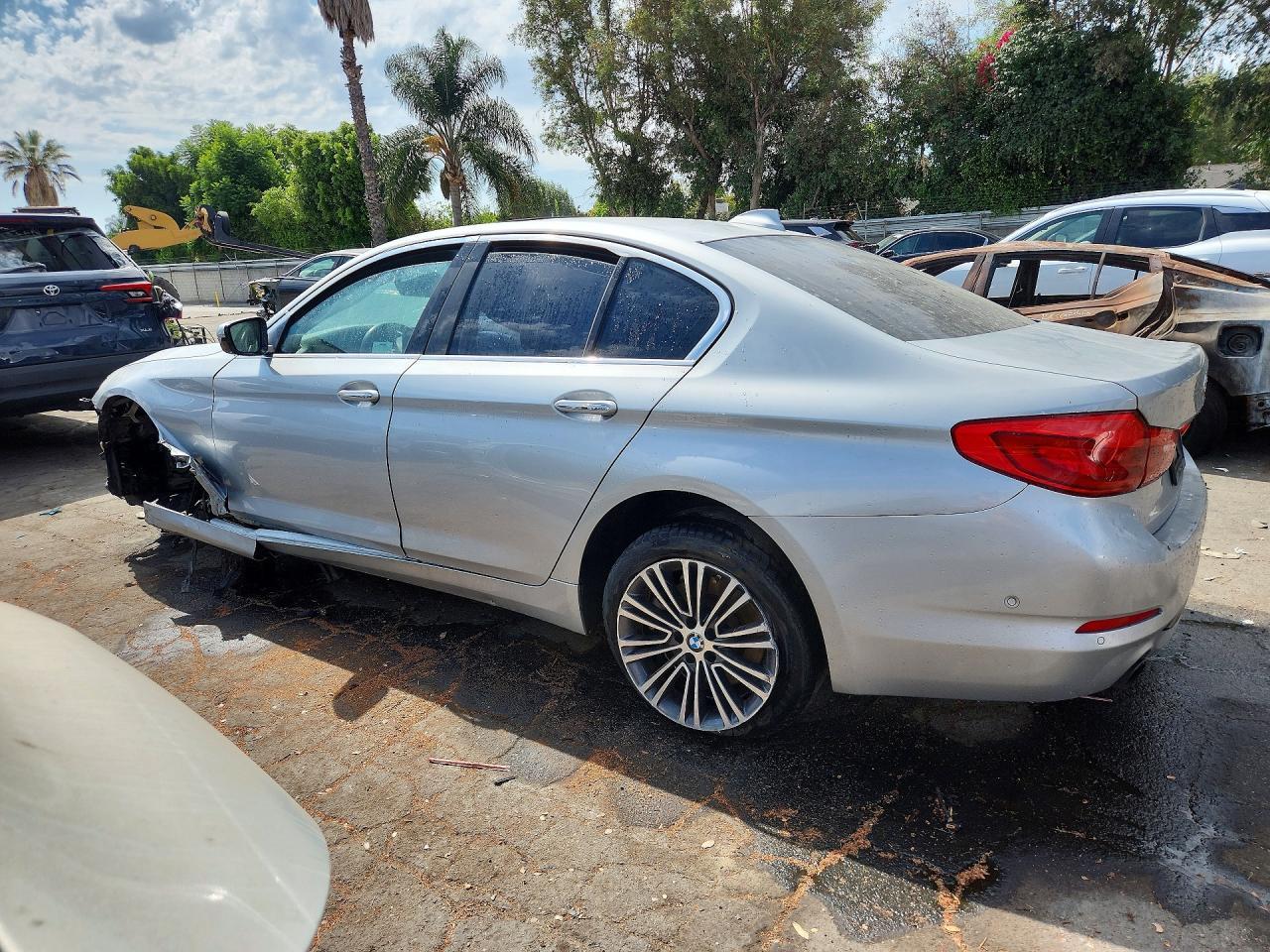 2017 BMW 530 I - zdjęcie 2
