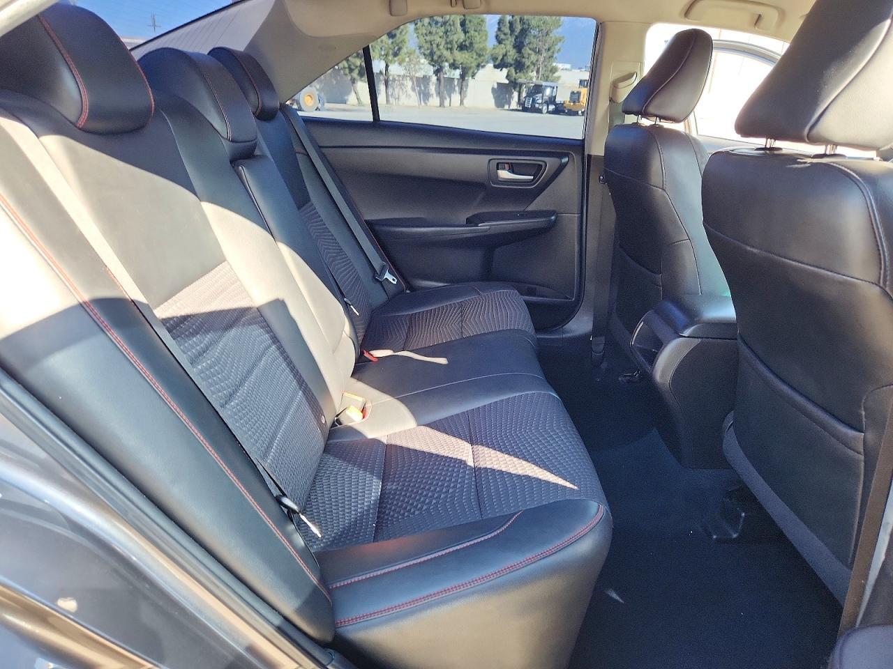 2015 Toyota Camry Se - zdjęcie 10