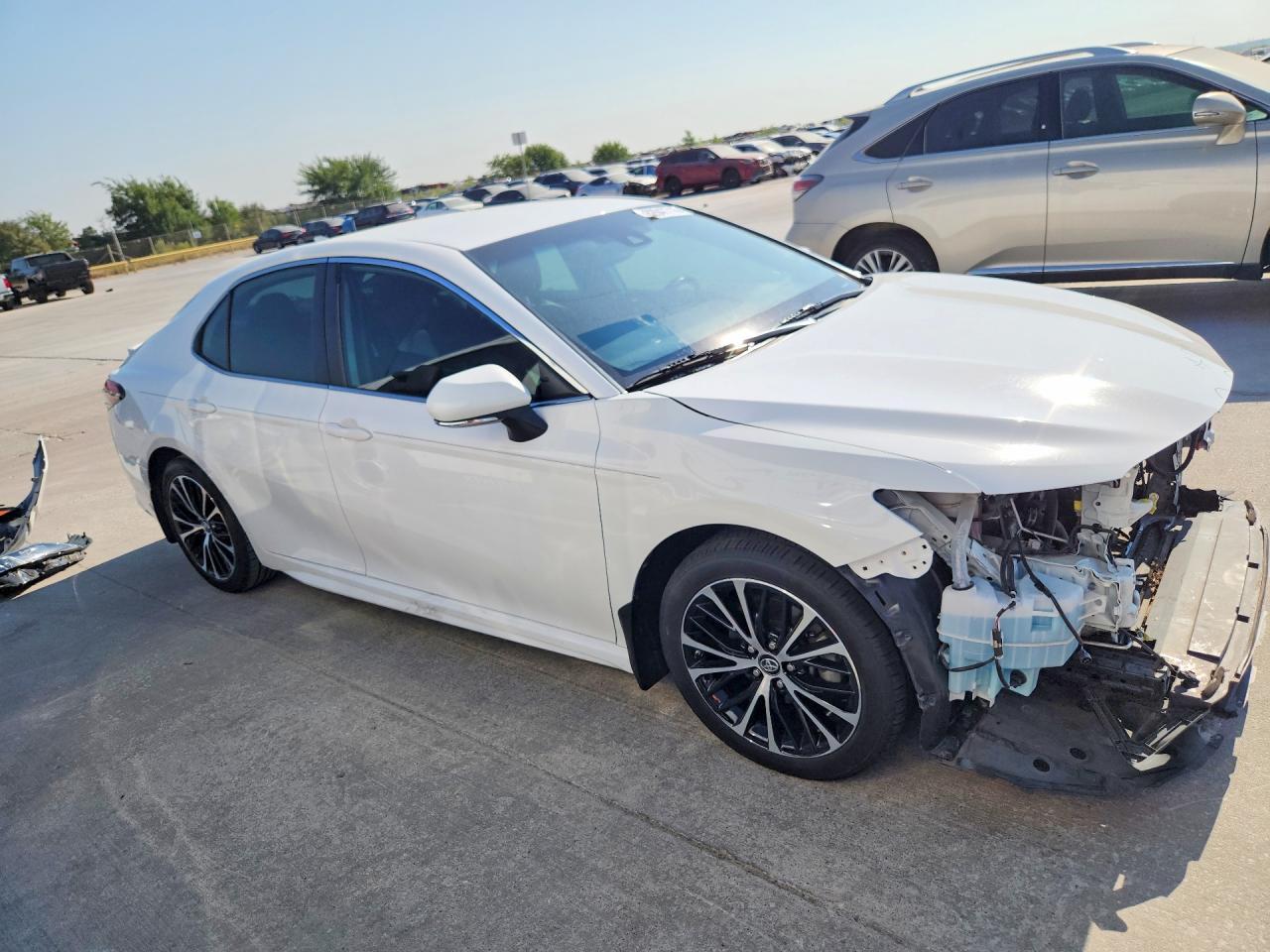 2019 Toyota Camry Se - zdjęcie 4