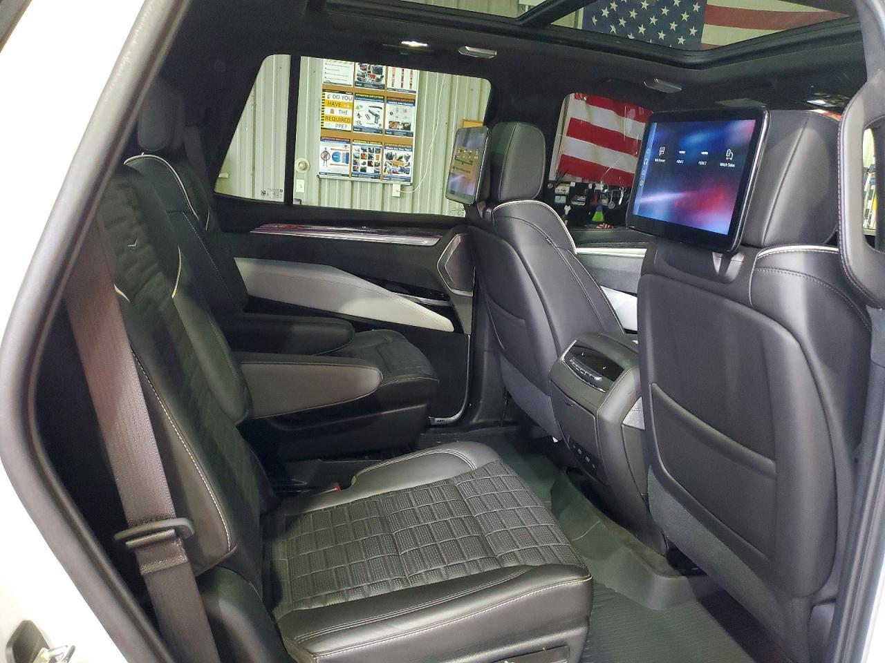 2025 Cadi Escalade V - zdjęcie 11