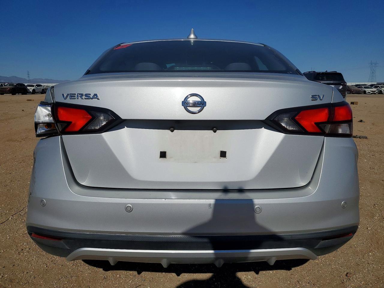 2021 Nissan Versa Sv - zdjęcie 6