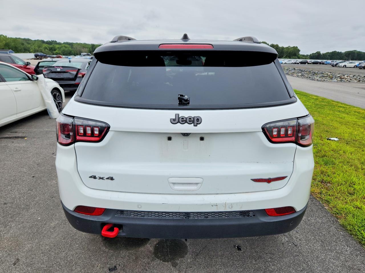 2025 Jeep Compass Trailhawk - zdjęcie 6
