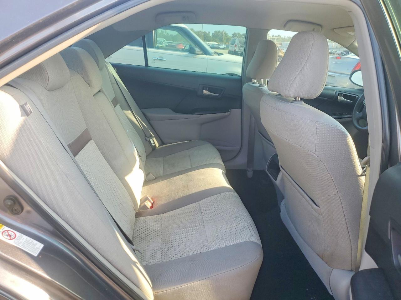 2014 Toyota Camry Le - zdjęcie 10