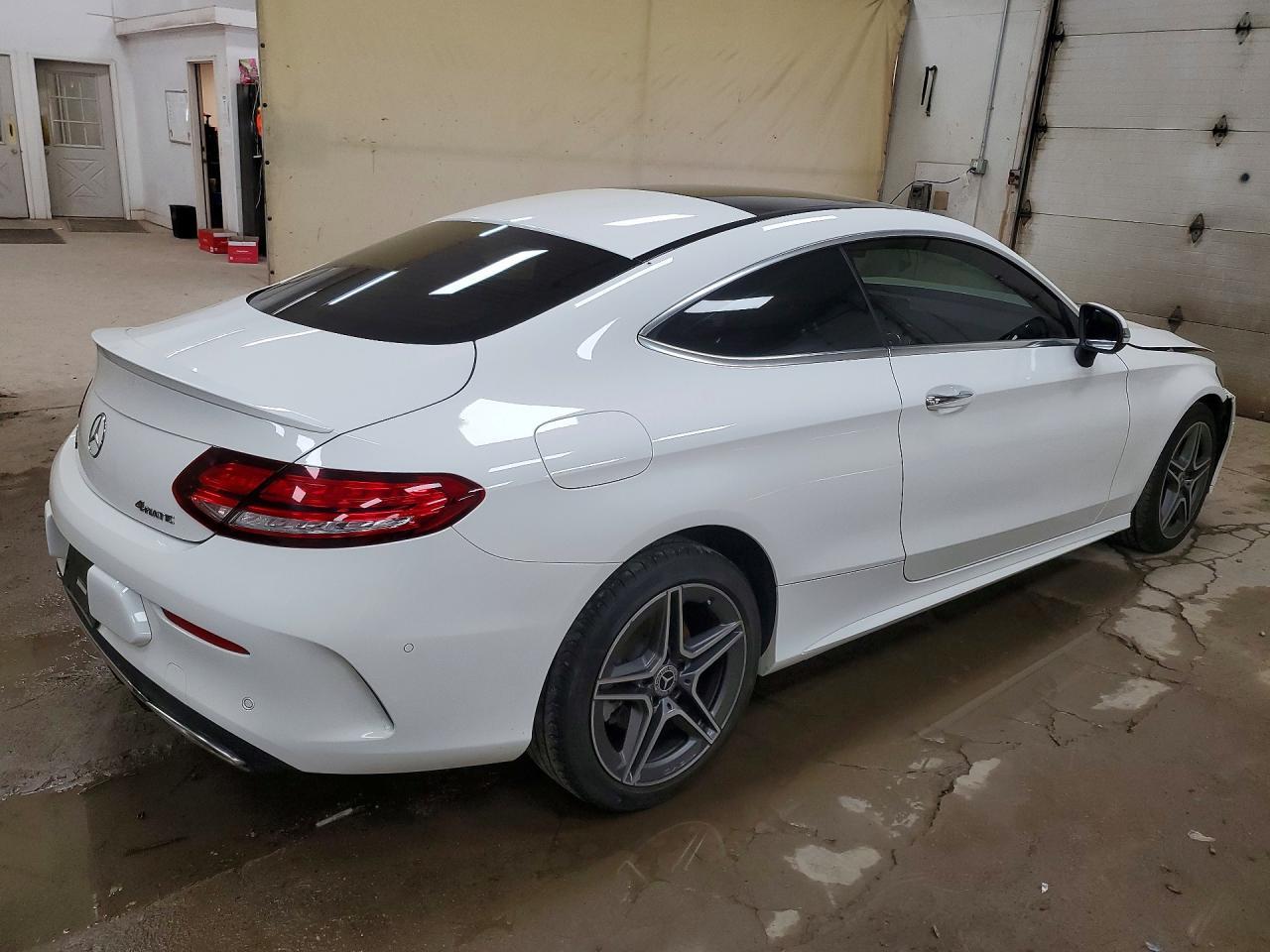 2021 Mercedes-Benz C 300 4Matic - zdjęcie 3