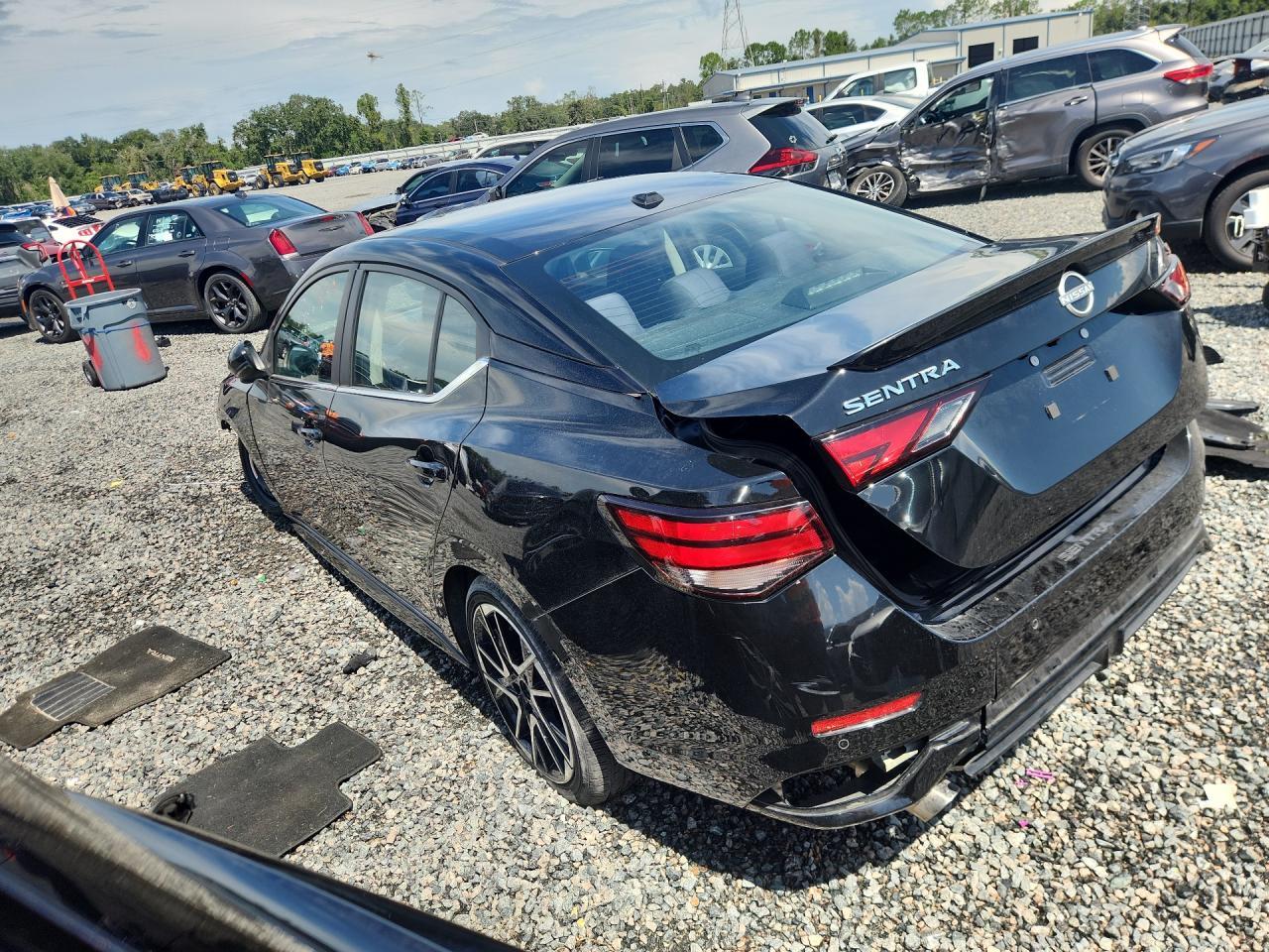 2024 Nissan Sentra Sr - zdjęcie 2
