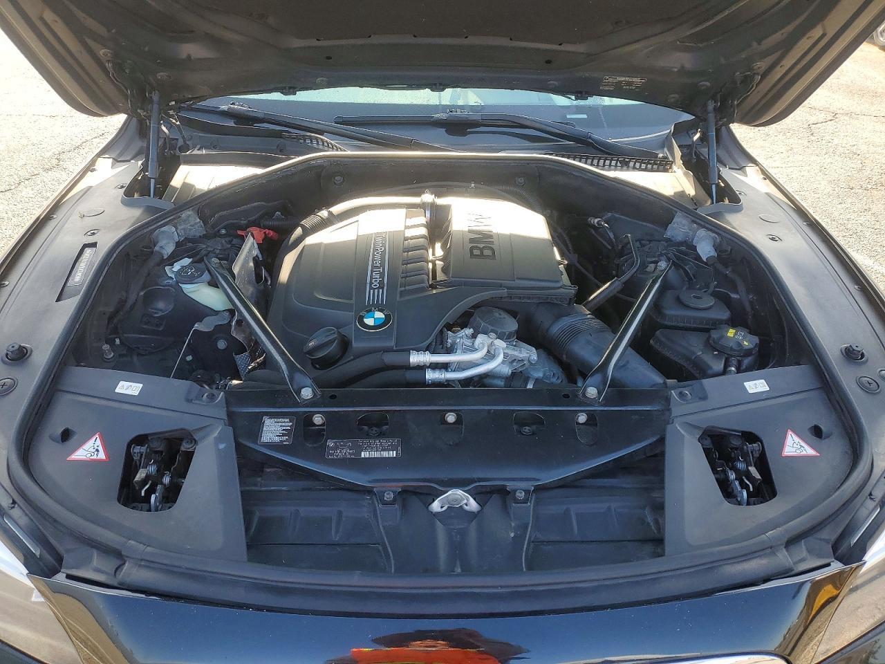 2015 BMW Seria 7 740Li - zdjęcie 11