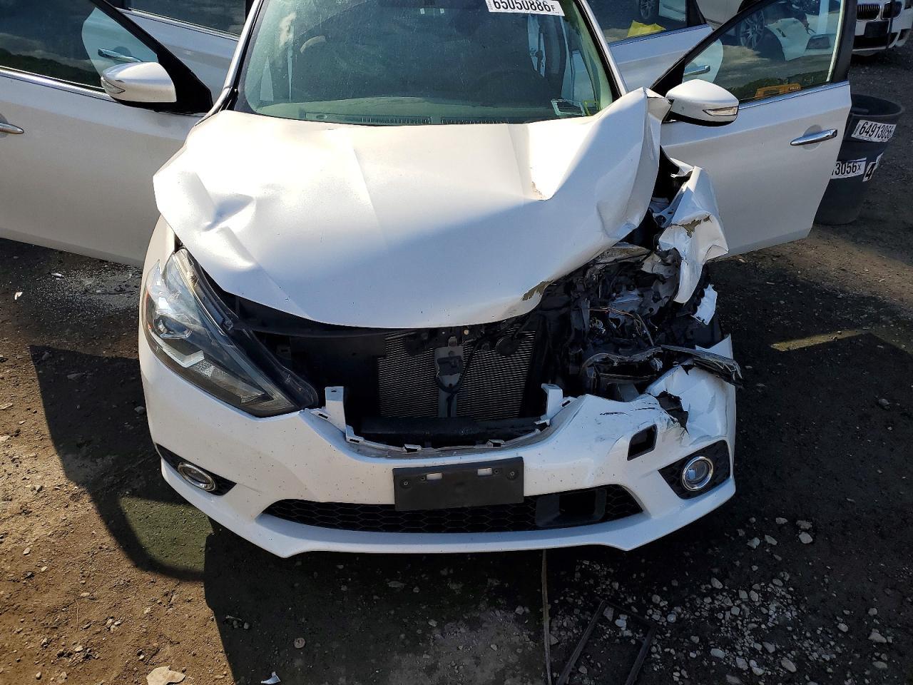 2018 Nissan Sentra Sr - zdjęcie 11