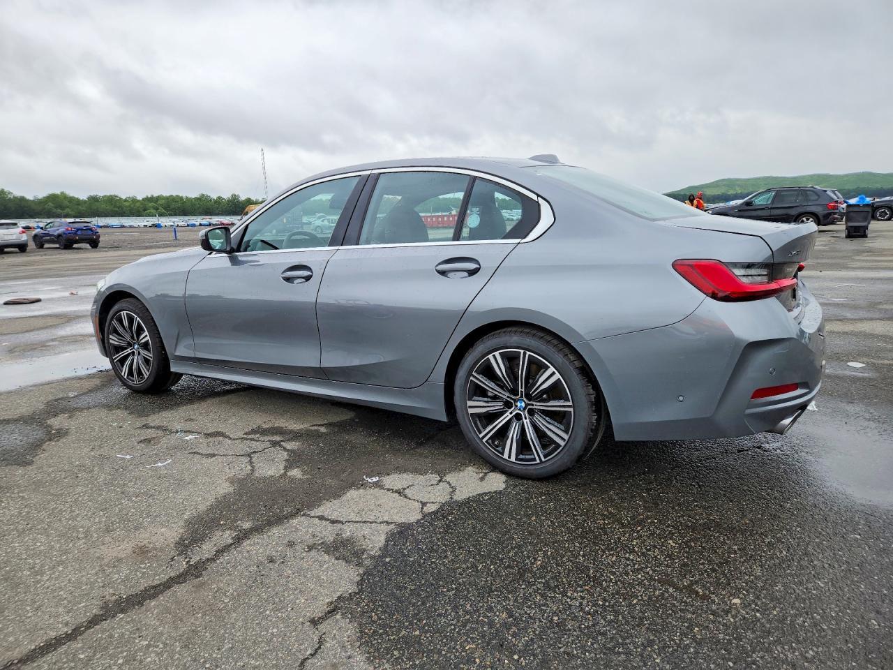 2026 BMW 330Xi - zdjęcie 2