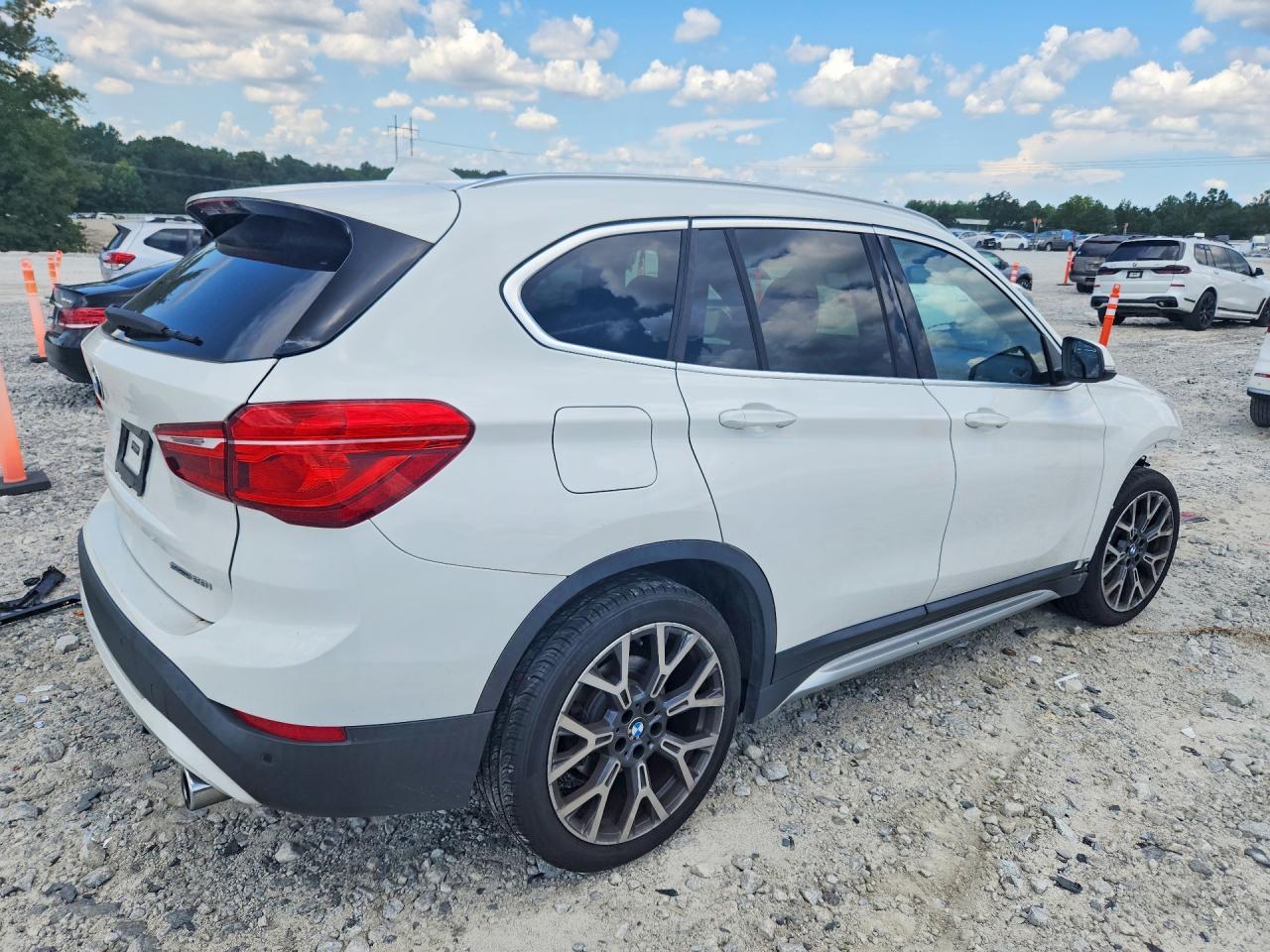 2020 BMW X1 Sdrive28I - zdjęcie 3