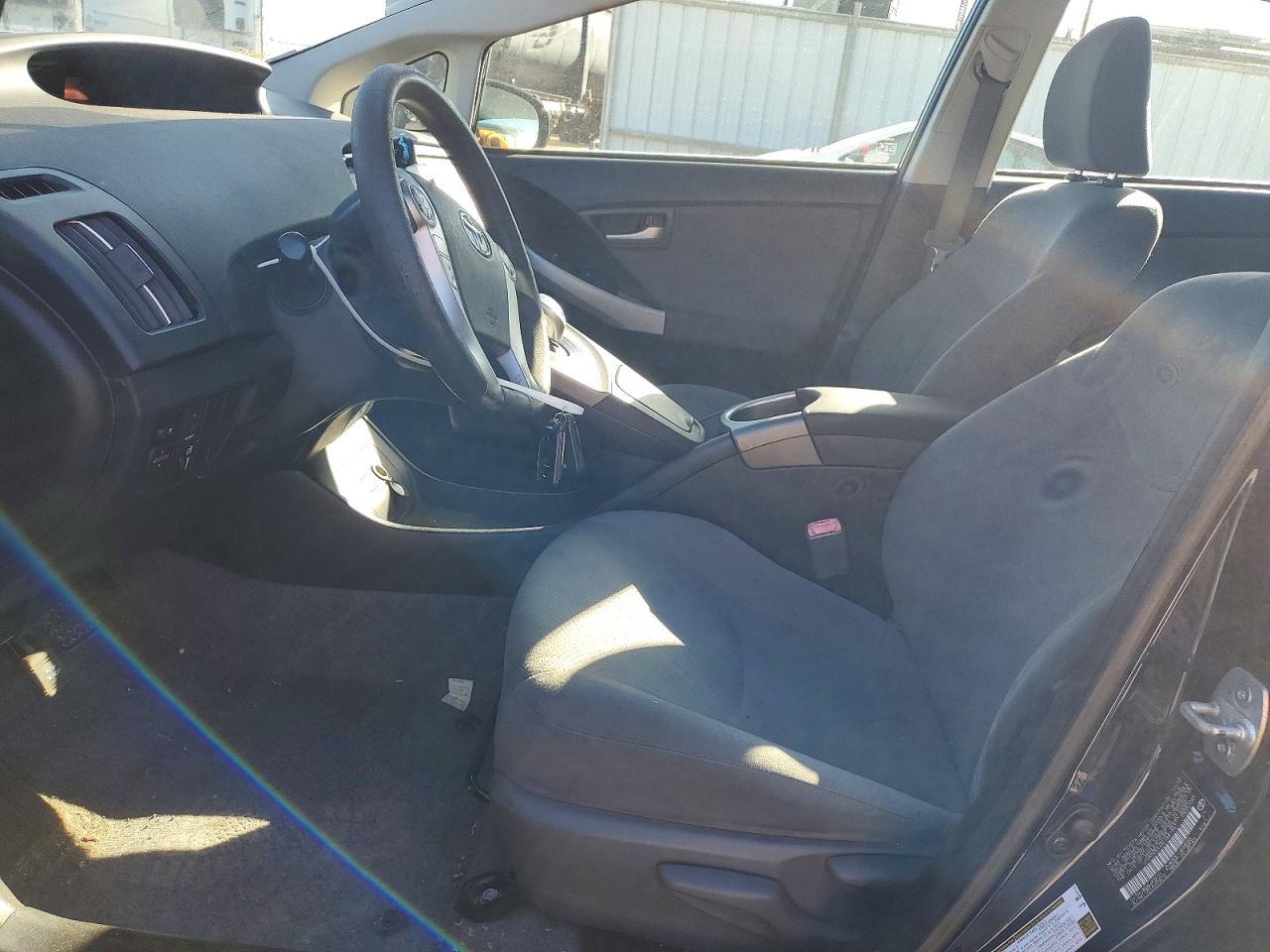 2013 Toyota Prius One - zdjęcie 7