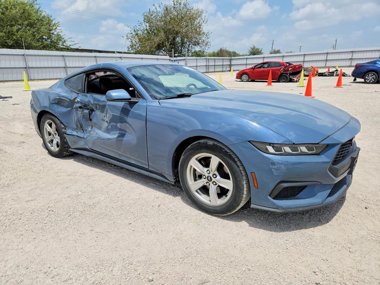 2024 Ford Mustang - zdjęcie 4