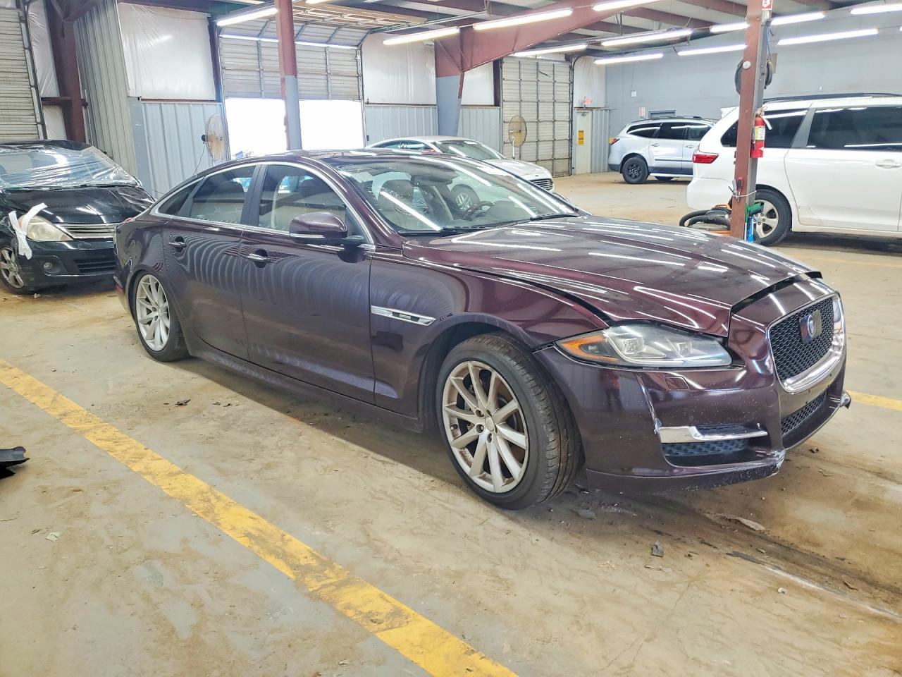 2016 Jaguar Xj - zdjęcie 4