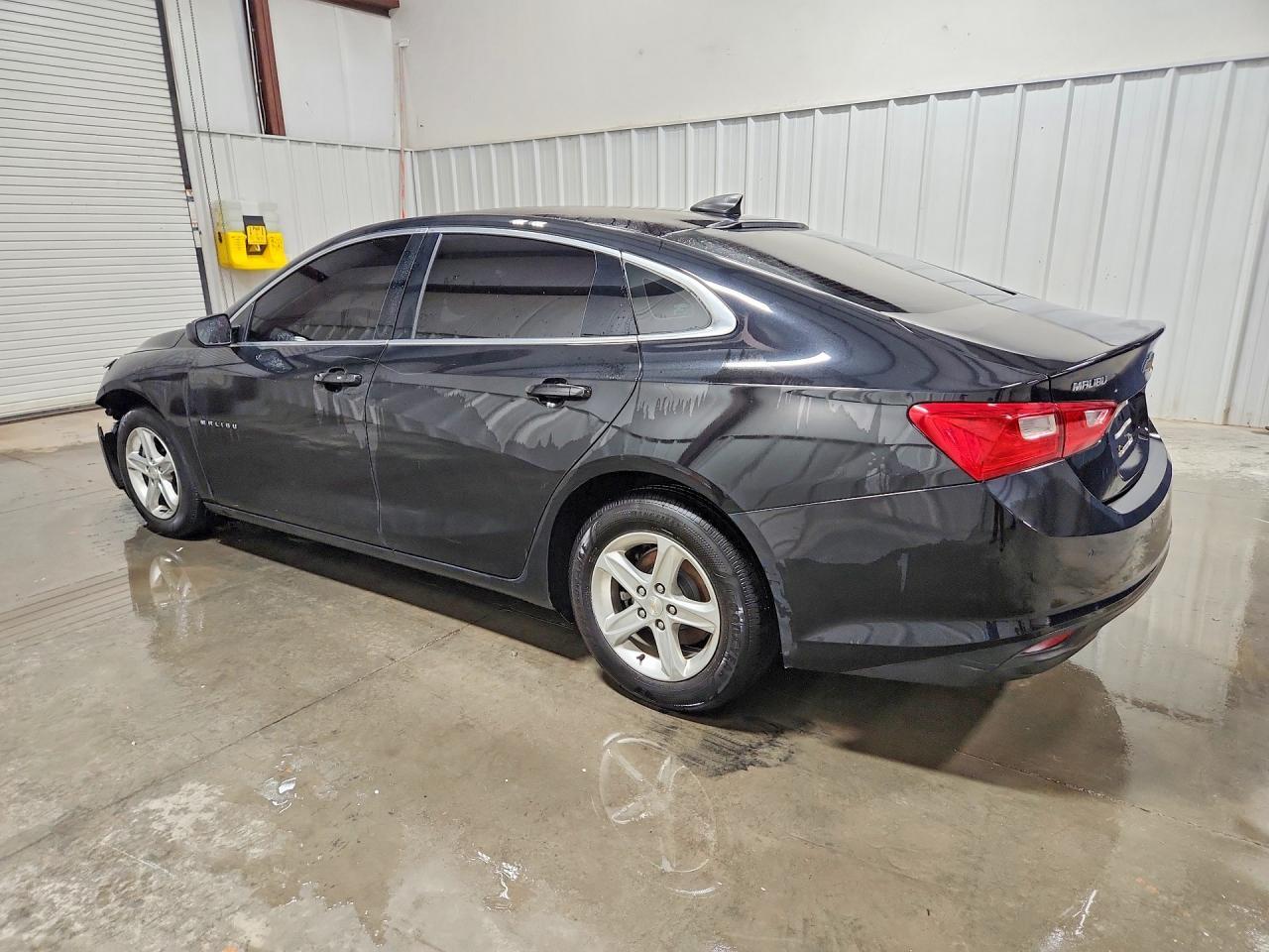 2021 Chevrolet Malibu Ls - zdjęcie 2
