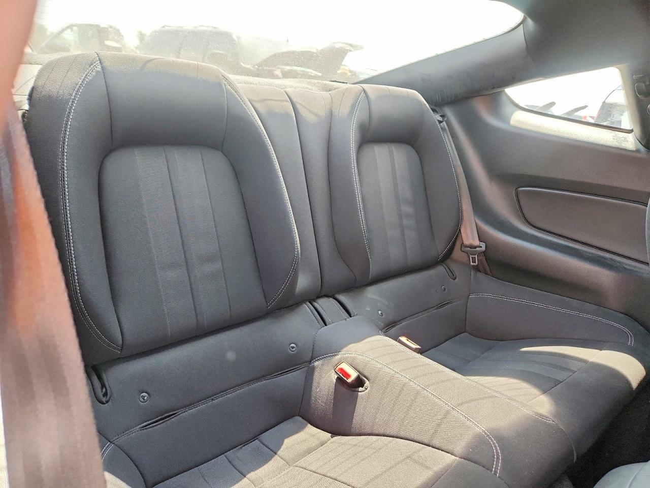 2020 Ford Mustang - zdjęcie 10