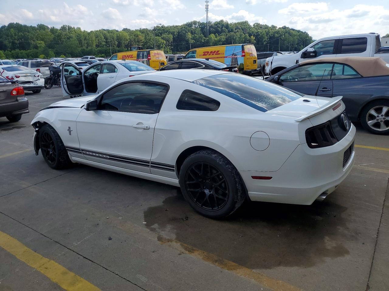 2013 Ford Mustang - zdjęcie 2